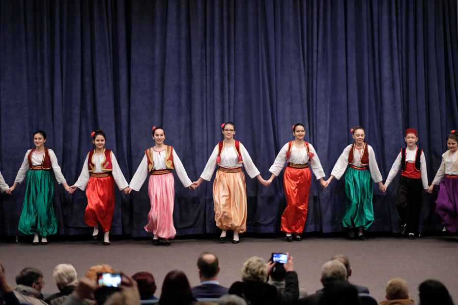 Koreografijom “Bosna je ćilimom zastrta” otvoren Međunarodni festival muzike i folklora “Bosanske zimske radosti”